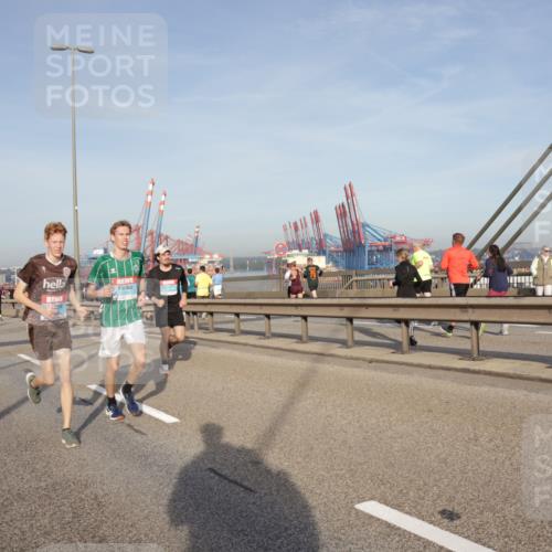 03.10.2026 - Köhlbrandbrückenlauf Yannick Fuchs http://msf.ph/oto/10773758 03.10.2026 09:37:05 Position 2  meine-sportfotos.de