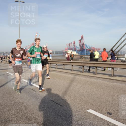 03.10.2026 - Köhlbrandbrückenlauf Yannick Fuchs http://msf.ph/oto/10773761 03.10.2026 09:37:06 Position 2  meine-sportfotos.de