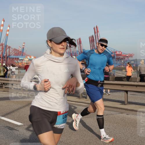 03.10.2026 - Köhlbrandbrückenlauf Yannick Fuchs http://msf.ph/oto/10773780 03.10.2026 09:37:17 Position 2 123 meine-sportfotos.de