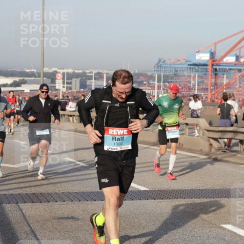 03.10.2026 - Köhlbrandbrückenlauf Yannick Fuchs http://msf.ph/oto/10773805 03.10.2026 09:37:21 Position 2 1320 meine-sportfotos.de