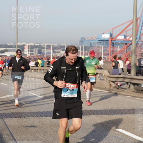 03.10.2026 - Köhlbrandbrückenlauf Yannick Fuchs http://msf.ph/oto/10773808 03.10.2026 09:37:21 Position 2 1320 meine-sportfotos.de