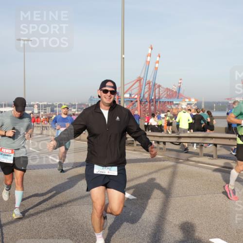 03.10.2026 - Köhlbrandbrückenlauf Yannick Fuchs http://msf.ph/oto/10773826 03.10.2026 09:37:25 Position 2 2225, 2436 meine-sportfotos.de