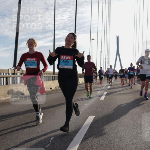 03.10.2026 - Köhlbrandbrückenlauf Yannick Fuchs http://msf.ph/oto/10773828 03.10.2026 09:32:41 Position 1 1566, 1567 meine-sportfotos.de