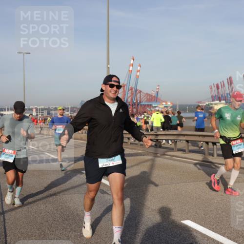 03.10.2026 - Köhlbrandbrückenlauf Yannick Fuchs http://msf.ph/oto/10773829 03.10.2026 09:37:25 Position 2 2436 meine-sportfotos.de