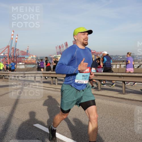 03.10.2026 - Köhlbrandbrückenlauf Yannick Fuchs http://msf.ph/oto/10773845 03.10.2026 09:37:27 Position 2 3787 meine-sportfotos.de