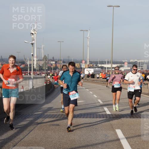 03.10.2026 - Köhlbrandbrückenlauf Yannick Fuchs http://msf.ph/oto/10773856 03.10.2026 09:37:31 Position 2 2254, 2670 meine-sportfotos.de