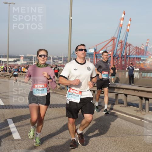 03.10.2026 - Köhlbrandbrückenlauf Yannick Fuchs http://msf.ph/oto/10773876 03.10.2026 09:37:34 Position 2 2211, 2203 meine-sportfotos.de