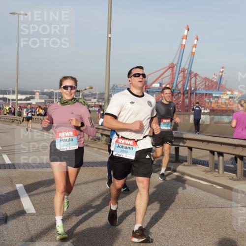 03.10.2026 - Köhlbrandbrückenlauf Yannick Fuchs http://msf.ph/oto/10773879 03.10.2026 09:37:34 Position 2 2211, 2203 meine-sportfotos.de
