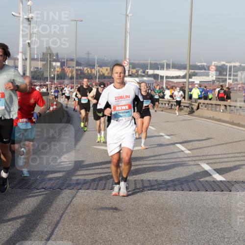 03.10.2026 - Köhlbrandbrückenlauf Yannick Fuchs http://msf.ph/oto/10773909 03.10.2026 09:37:40 Position 2 1476, 475 meine-sportfotos.de