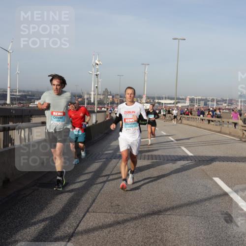 03.10.2026 - Köhlbrandbrückenlauf Yannick Fuchs http://msf.ph/oto/10773913 03.10.2026 09:37:42 Position 2 1475 meine-sportfotos.de