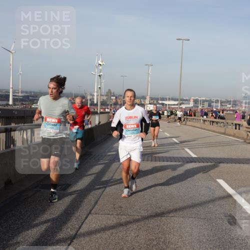 03.10.2026 - Köhlbrandbrückenlauf Yannick Fuchs http://msf.ph/oto/10773917 03.10.2026 09:37:42 Position 2 1476, 1475 meine-sportfotos.de