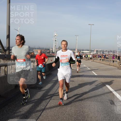 03.10.2026 - Köhlbrandbrückenlauf Yannick Fuchs http://msf.ph/oto/10773928 03.10.2026 09:37:42 Position 2 1476, 1475 meine-sportfotos.de
