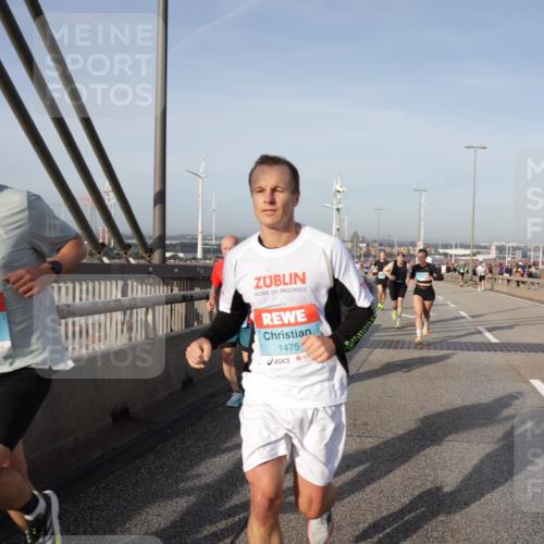 03.10.2026 - Köhlbrandbrückenlauf Yannick Fuchs http://msf.ph/oto/10773934 03.10.2026 09:37:43 Position 2 1476, 1475 meine-sportfotos.de