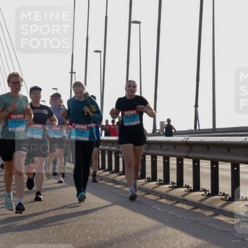 03.10.2026 - Köhlbrandbrückenlauf Yannick Fuchs http://msf.ph/oto/10773940 03.10.2026 09:32:50 Position 1 1452, 2737, 1783, 2725, 1845, 2746 meine-sportfotos.de