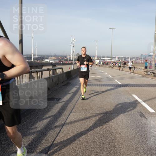 03.10.2026 - Köhlbrandbrückenlauf Yannick Fuchs http://msf.ph/oto/10773960 03.10.2026 09:37:48 Position 2 1253 meine-sportfotos.de