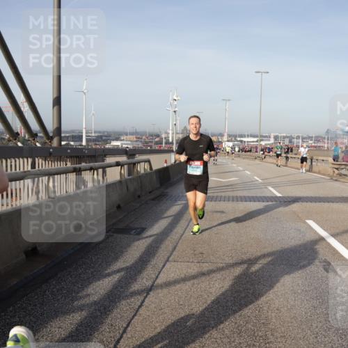 03.10.2026 - Köhlbrandbrückenlauf Yannick Fuchs http://msf.ph/oto/10773964 03.10.2026 09:37:48 Position 2  meine-sportfotos.de