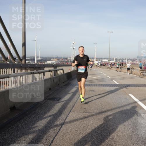 03.10.2026 - Köhlbrandbrückenlauf Yannick Fuchs http://msf.ph/oto/10773968 03.10.2026 09:37:48 Position 2  meine-sportfotos.de