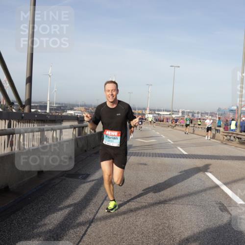 03.10.2026 - Köhlbrandbrückenlauf Yannick Fuchs http://msf.ph/oto/10773970 03.10.2026 09:37:49 Position 2 2151 meine-sportfotos.de