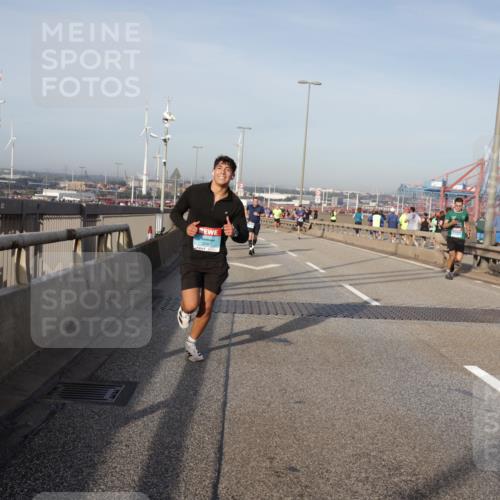 03.10.2026 - Köhlbrandbrückenlauf Yannick Fuchs http://msf.ph/oto/10773987 03.10.2026 09:37:53 Position 2 3747 meine-sportfotos.de