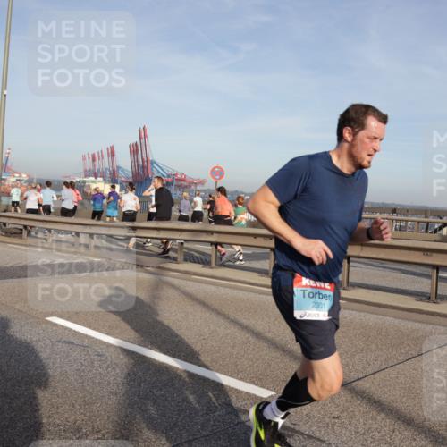 03.10.2026 - Köhlbrandbrückenlauf Yannick Fuchs http://msf.ph/oto/10774042 03.10.2026 09:38:00 Position 2 2301 meine-sportfotos.de