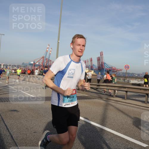 03.10.2026 - Köhlbrandbrückenlauf Yannick Fuchs http://msf.ph/oto/10774045 03.10.2026 09:38:01 Position 2 2389 meine-sportfotos.de
