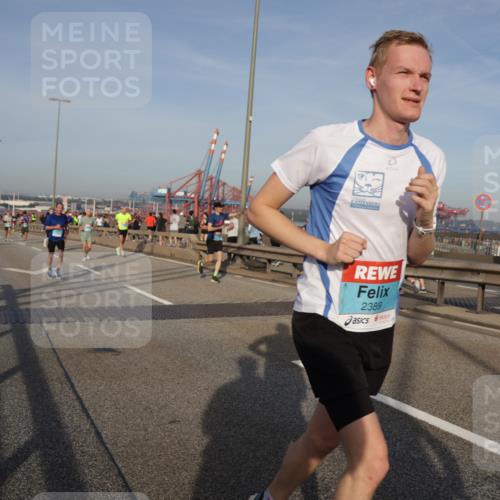 03.10.2026 - Köhlbrandbrückenlauf Yannick Fuchs http://msf.ph/oto/10774049 03.10.2026 09:38:01 Position 2 2389 meine-sportfotos.de