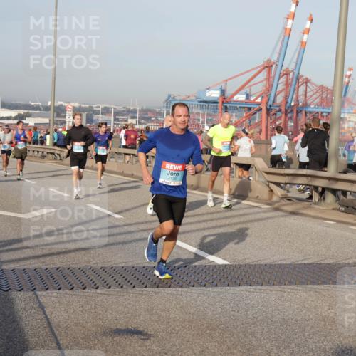 03.10.2026 - Köhlbrandbrückenlauf Yannick Fuchs http://msf.ph/oto/10774052 03.10.2026 09:38:02 Position 2 2138 meine-sportfotos.de
