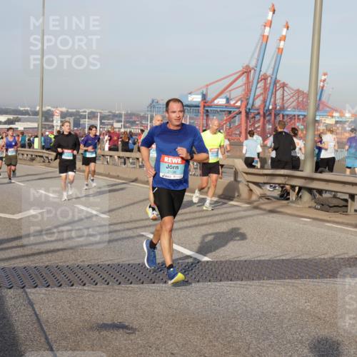 03.10.2026 - Köhlbrandbrückenlauf Yannick Fuchs http://msf.ph/oto/10774053 03.10.2026 09:38:03 Position 2 2138 meine-sportfotos.de