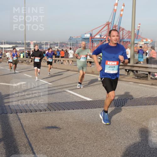 03.10.2026 - Köhlbrandbrückenlauf Yannick Fuchs http://msf.ph/oto/10774067 03.10.2026 09:38:03 Position 2 2138 meine-sportfotos.de