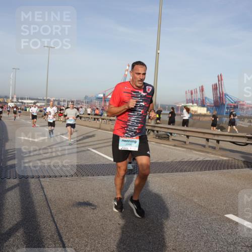 03.10.2026 - Köhlbrandbrückenlauf Yannick Fuchs http://msf.ph/oto/10774098 03.10.2026 09:38:09 Position 2 1890 meine-sportfotos.de