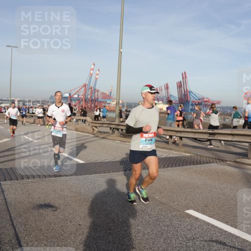 03.10.2026 - Köhlbrandbrückenlauf Yannick Fuchs http://msf.ph/oto/10774104 03.10.2026 09:38:11 Position 2 2294, 2182 meine-sportfotos.de