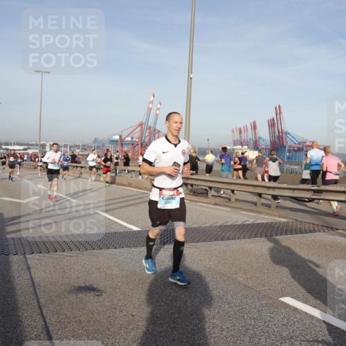 03.10.2026 - Köhlbrandbrückenlauf Yannick Fuchs http://msf.ph/oto/10774115 03.10.2026 09:38:12 Position 2 2294 meine-sportfotos.de