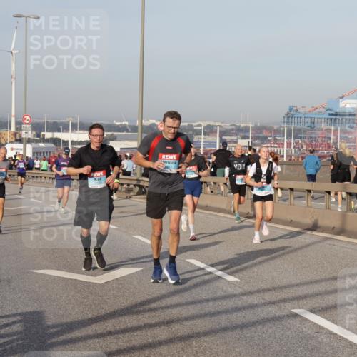 03.10.2026 - Köhlbrandbrückenlauf Yannick Fuchs http://msf.ph/oto/10774147 03.10.2026 09:38:17 Position 2 1829 meine-sportfotos.de
