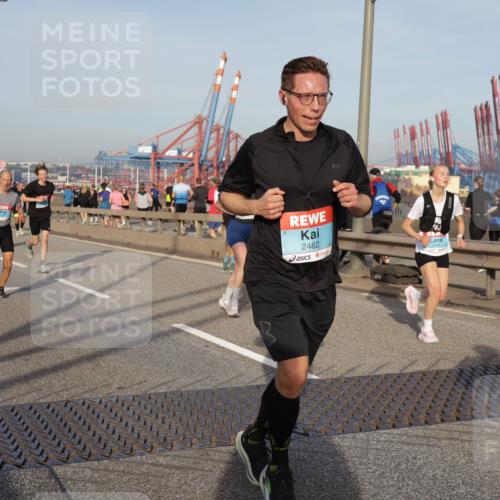 03.10.2026 - Köhlbrandbrückenlauf Yannick Fuchs http://msf.ph/oto/10774166 03.10.2026 09:38:20 Position 2 2462, 2 meine-sportfotos.de