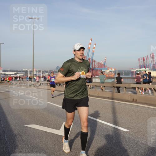 03.10.2026 - Köhlbrandbrückenlauf Yannick Fuchs http://msf.ph/oto/10774181 03.10.2026 09:38:27 Position 2  meine-sportfotos.de