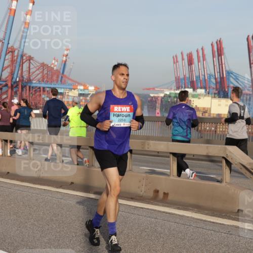 03.10.2026 - Köhlbrandbrückenlauf Yannick Fuchs http://msf.ph/oto/10774204 03.10.2026 09:38:31 Position 2 2258 meine-sportfotos.de