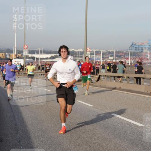 03.10.2026 - Köhlbrandbrückenlauf Yannick Fuchs http://msf.ph/oto/10774210 03.10.2026 09:38:33 Position 2  meine-sportfotos.de