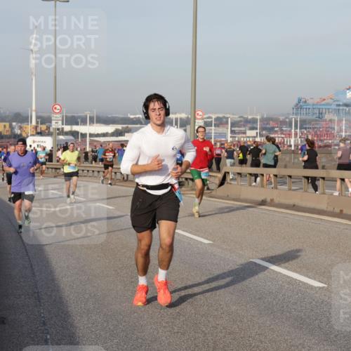 03.10.2026 - Köhlbrandbrückenlauf Yannick Fuchs http://msf.ph/oto/10774212 03.10.2026 09:38:33 Position 2  meine-sportfotos.de