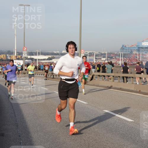 03.10.2026 - Köhlbrandbrückenlauf Yannick Fuchs http://msf.ph/oto/10774215 03.10.2026 09:38:33 Position 2 1, 1 meine-sportfotos.de