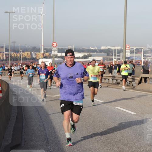 03.10.2026 - Köhlbrandbrückenlauf Yannick Fuchs http://msf.ph/oto/10774234 03.10.2026 09:38:36 Position 2 1500, 48, 2061 meine-sportfotos.de