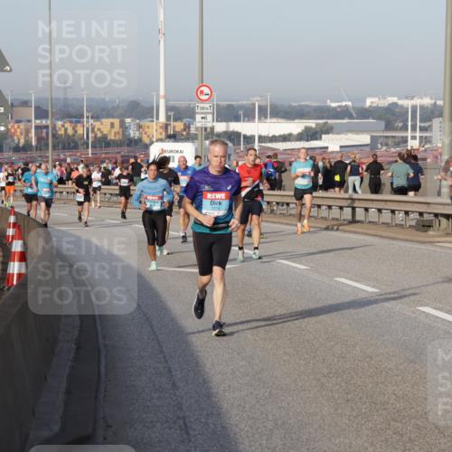 03.10.2026 - Köhlbrandbrückenlauf Yannick Fuchs http://msf.ph/oto/10774253 03.10.2026 09:38:39 Position 2 1500, 2214, 500, 1321 meine-sportfotos.de