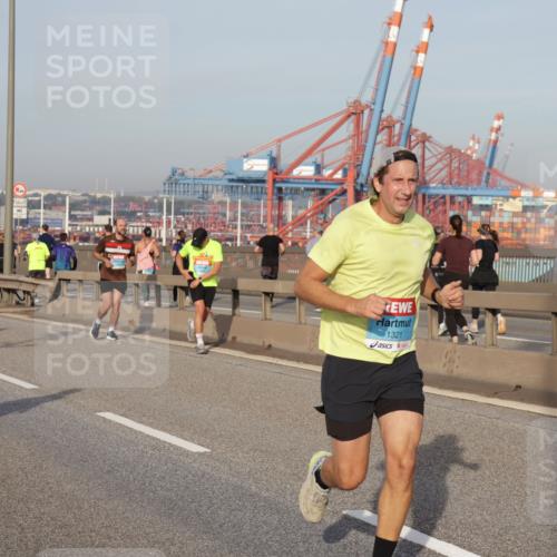 03.10.2026 - Köhlbrandbrückenlauf Yannick Fuchs http://msf.ph/oto/10774274 03.10.2026 09:38:41 Position 2 1321 meine-sportfotos.de
