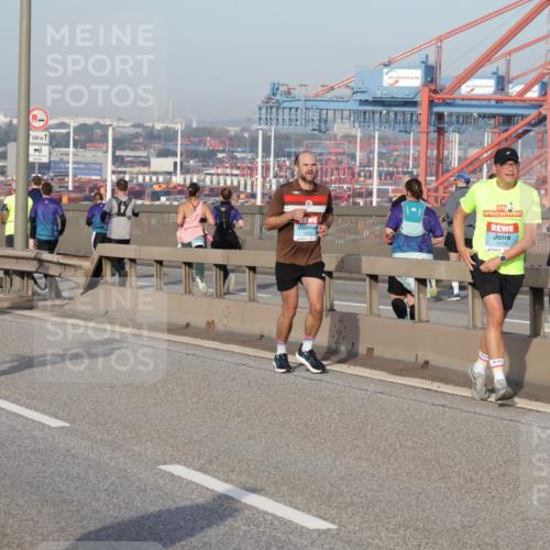 03.10.2026 - Köhlbrandbrückenlauf Yannick Fuchs http://msf.ph/oto/10774280 03.10.2026 09:38:42 Position 2 4, 500, 1532, 1878 meine-sportfotos.de