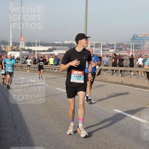 03.10.2026 - Köhlbrandbrückenlauf Yannick Fuchs http://msf.ph/oto/10774317 03.10.2026 09:38:48 Position 2 3185 meine-sportfotos.de