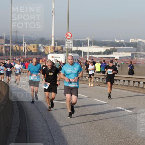 03.10.2026 - Köhlbrandbrückenlauf Yannick Fuchs http://msf.ph/oto/10774331 03.10.2026 09:38:49 Position 2 1500, 1, 2006, 500, 1 meine-sportfotos.de