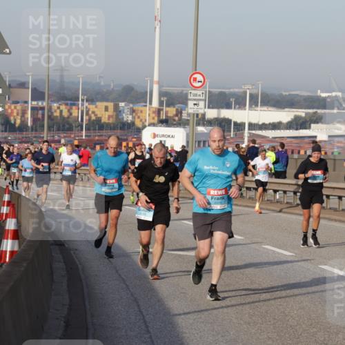 03.10.2026 - Köhlbrandbrückenlauf Yannick Fuchs http://msf.ph/oto/10774338 03.10.2026 09:38:50 Position 2 1500 meine-sportfotos.de