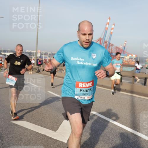 03.10.2026 - Köhlbrandbrückenlauf Yannick Fuchs http://msf.ph/oto/10774379 03.10.2026 09:38:55 Position 2 2006 meine-sportfotos.de