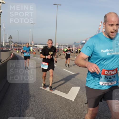 03.10.2026 - Köhlbrandbrückenlauf Yannick Fuchs http://msf.ph/oto/10774387 03.10.2026 09:38:55 Position 2 2006 meine-sportfotos.de