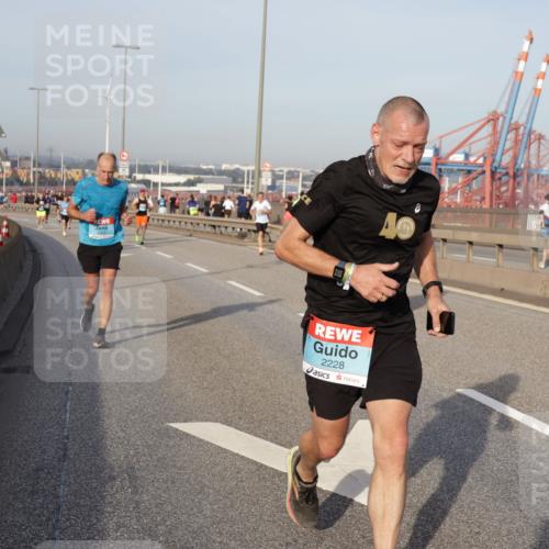 03.10.2026 - Köhlbrandbrückenlauf Yannick Fuchs http://msf.ph/oto/10774392 03.10.2026 09:38:56 Position 2 2228 meine-sportfotos.de