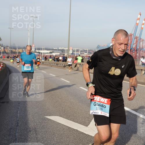 03.10.2026 - Köhlbrandbrückenlauf Yannick Fuchs http://msf.ph/oto/10774395 03.10.2026 09:38:56 Position 2 2228 meine-sportfotos.de